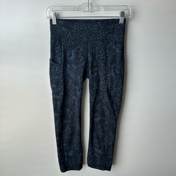 Lululemon Speed Up Crop 21” - Picture 4 of 9